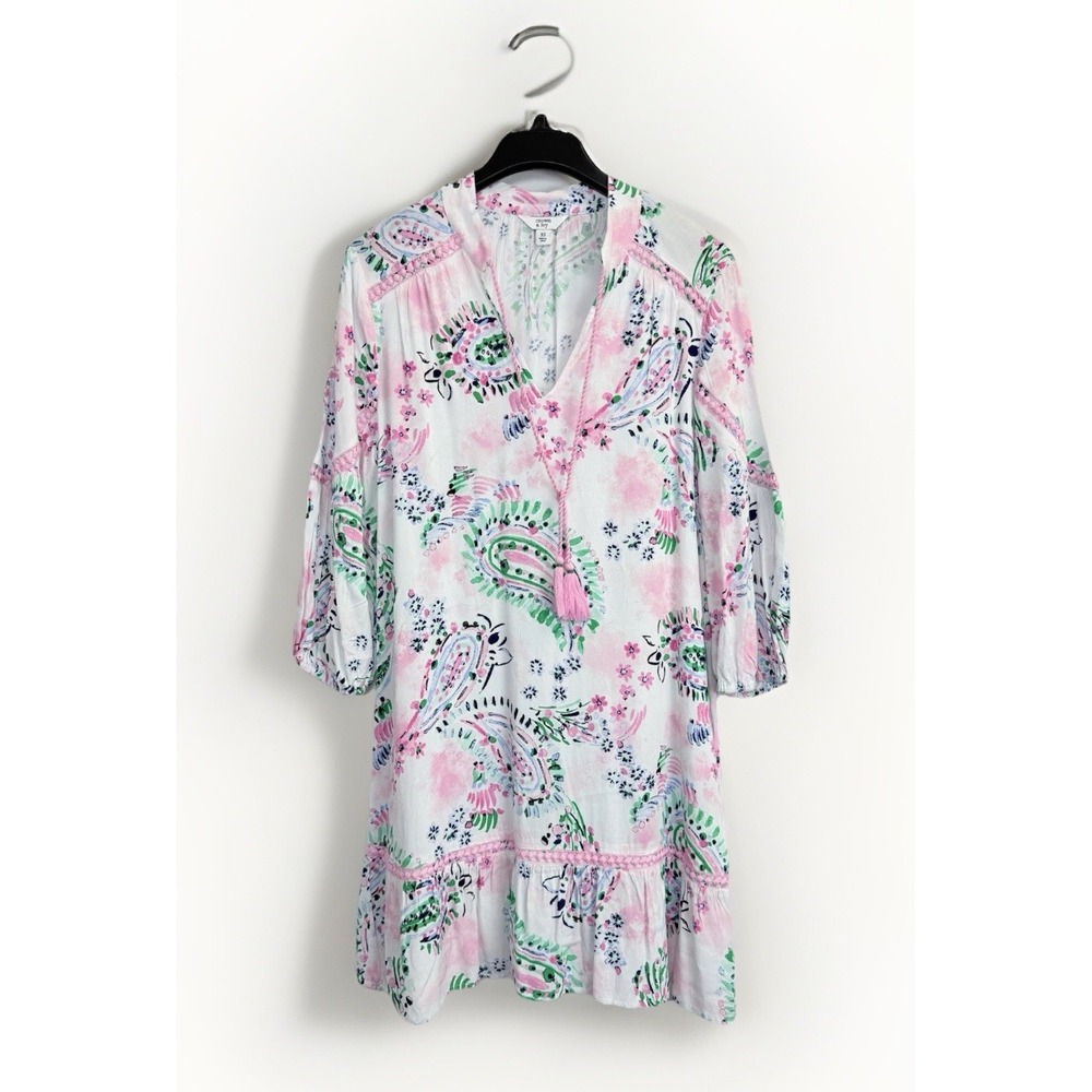 Crown & Ivy Women's Shift Dress Size XS Pink Paisley Ruffled 3/4 Sleeve Crochet